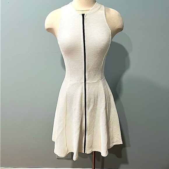 Eight Sixty White Rib Knit Fit & Flare Exposed Zip Front Sleeveless Dress Size M - Picture 1 of 6